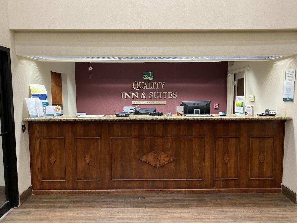 Quality Inn & Suites Пайн Блафф Экстерьер фото
