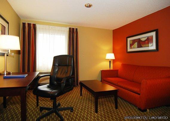 Quality Inn & Suites Пайн Блафф Номер фото