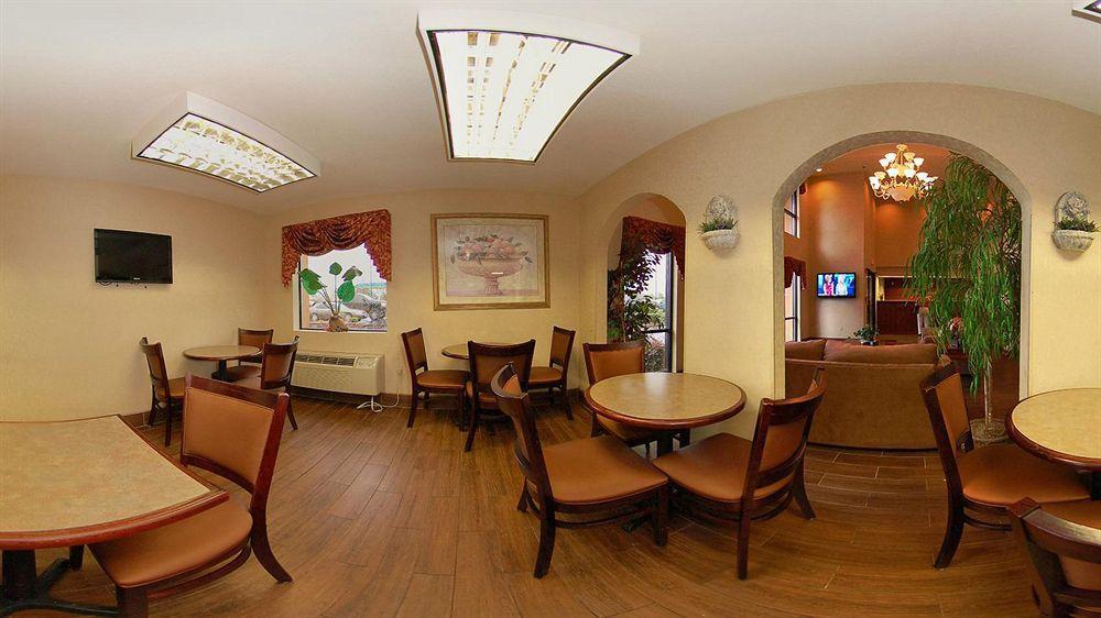 Quality Inn & Suites Пайн Блафф Экстерьер фото