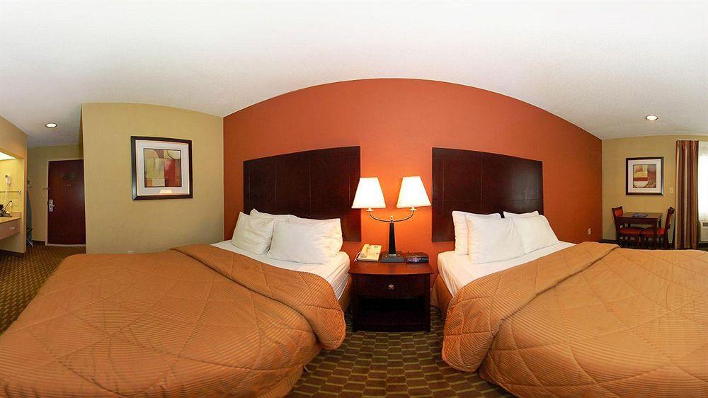 Quality Inn & Suites Пайн Блафф Экстерьер фото